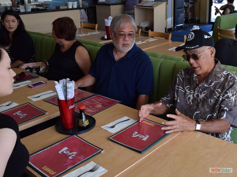 Ray describing the size of the laulau at Ono Hawaiian Foods