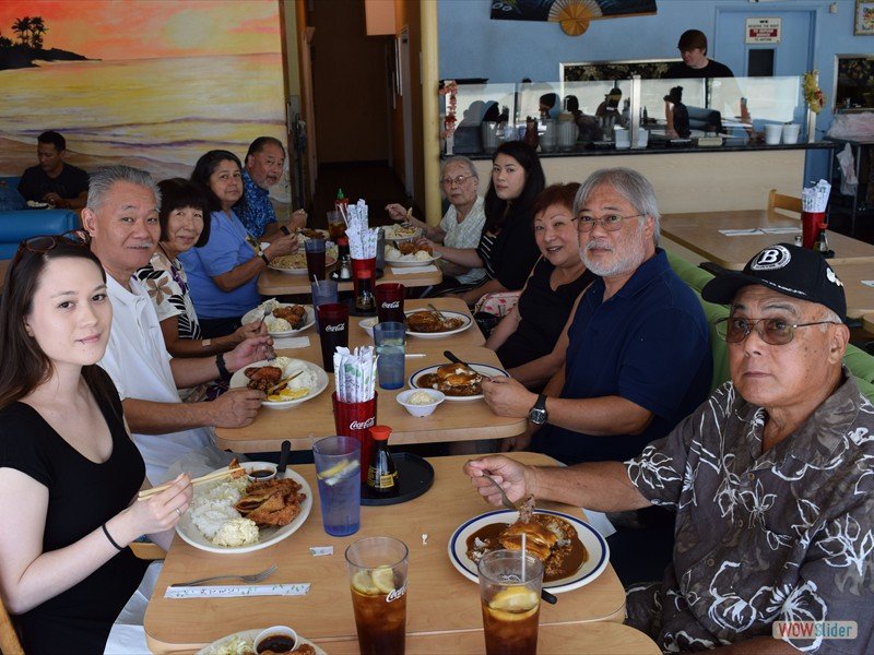 Everybody look at Brad